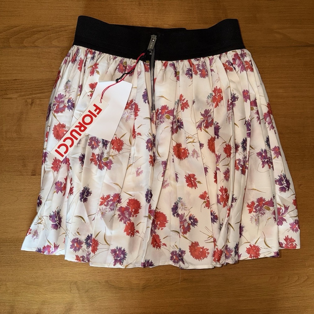 NEW‎ Fiorucci Pleated Floral Skirt Women's US 6 Ivory Pink Purple Stretch Waist - Picture 2 of 6